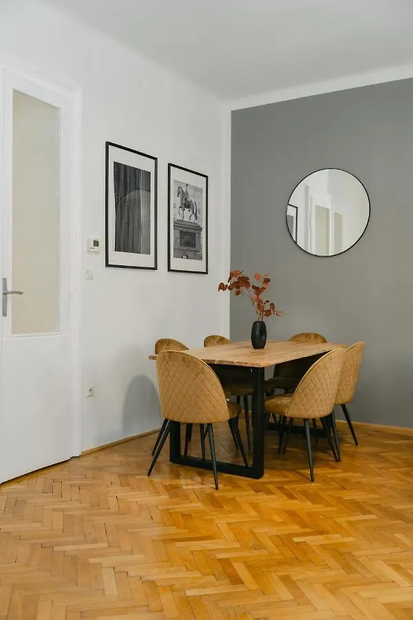 Cozy Apt Perfect For 4-6 Tv Metro Self-Checkin Vienna Apartment